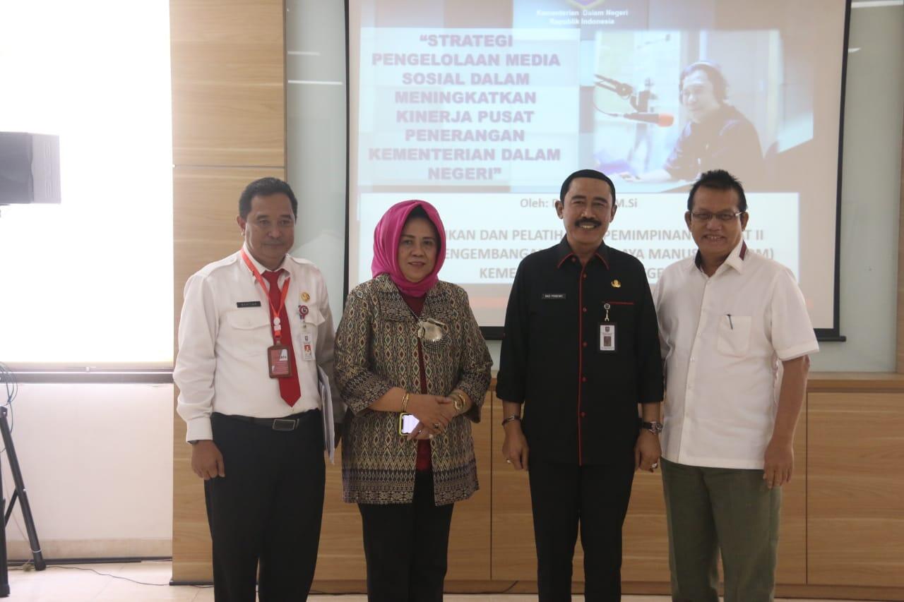 Sekjen Kemendagri Jadi Mentor Seminar Rancangan Proyek Perubahan Diklat PIM II