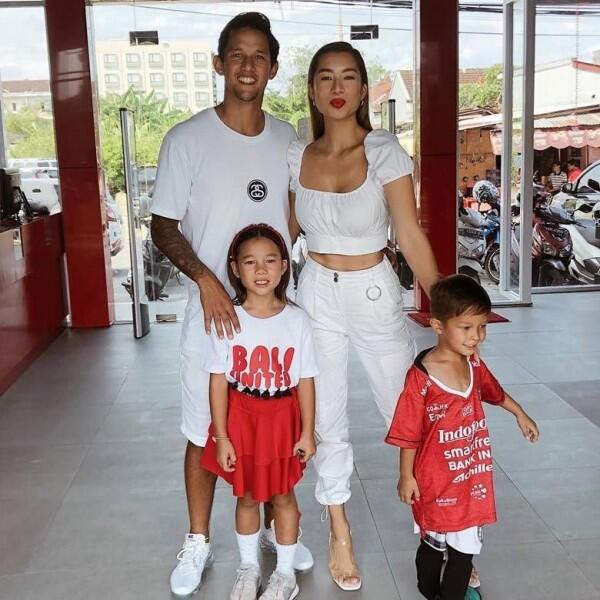 Menetap di Bali, 10 Potret Harmonis Keluarga Irfan Bachdim & Jennifer