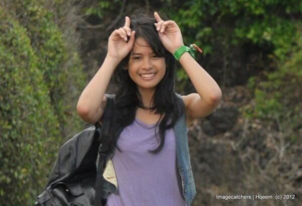Jadi Ainun Muda, 10 Potret Masa Remaja Maudy Ayunda yang Menawan