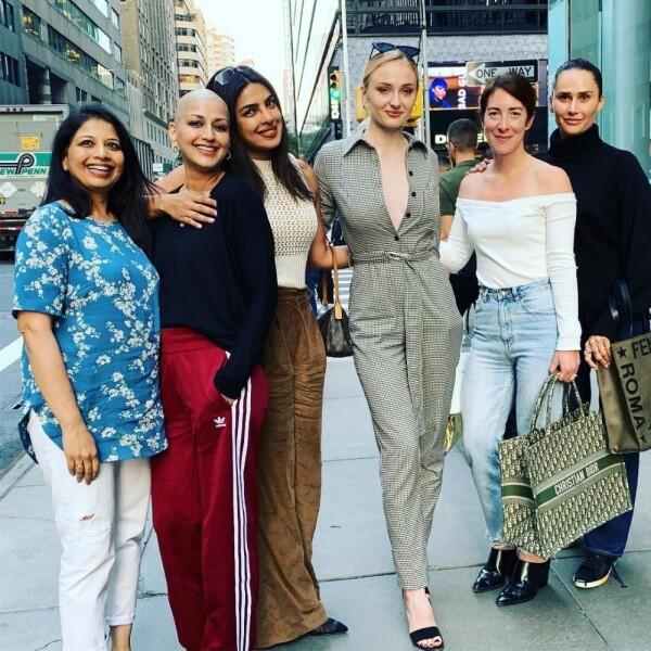 10 Kedekatan Priyanka & Pasangan The Jonas Brothers, J Sisters Goals!