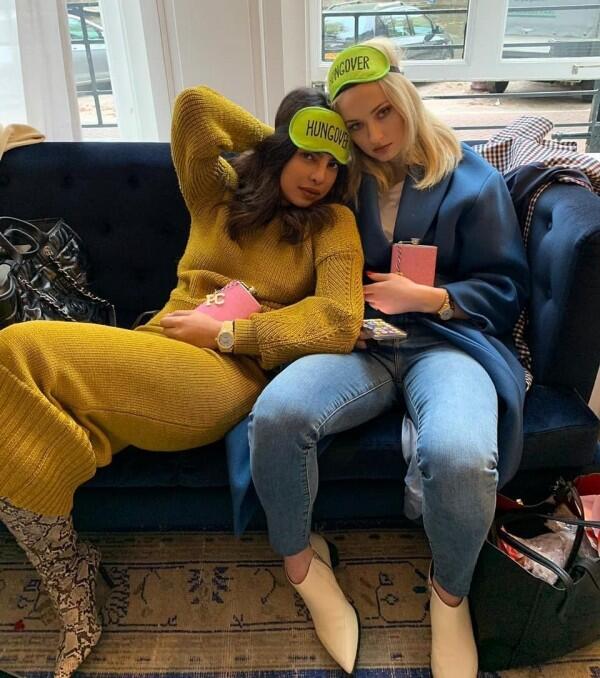 10 Kedekatan Priyanka & Pasangan The Jonas Brothers, J Sisters Goals!