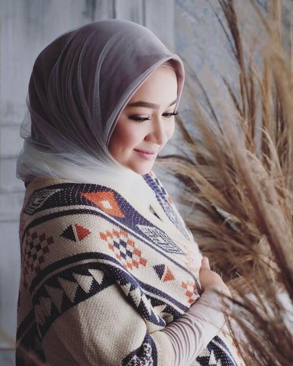 10 Photoshoot Aryani Fitriana yang Sebentar Lagi Melahirkan Anak Kedua