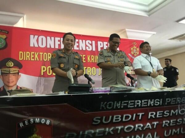 Polisi Tangkap Penjual Mata Uang Asing Palsu di Depok
