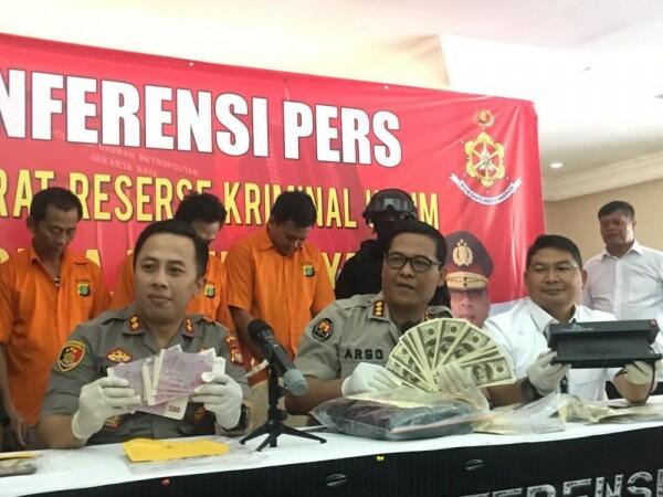 Polisi Tangkap Penjual Mata Uang Asing Palsu di Depok