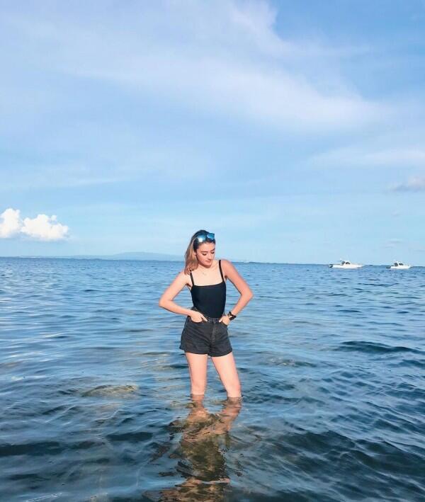 10 Pesona Natasha Ryder Liburan di Bali, Body Goalsnya Curi Perhatian!