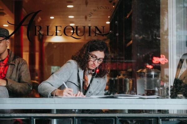 6 Alasan Freelance Adalah Jenis Pekerjaan Terbaik & Menyenangkan
