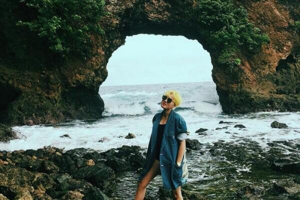 5 Pantai Tersembunyi di Ambon Ini Punya Pesona yang Bikin Malas Pulang