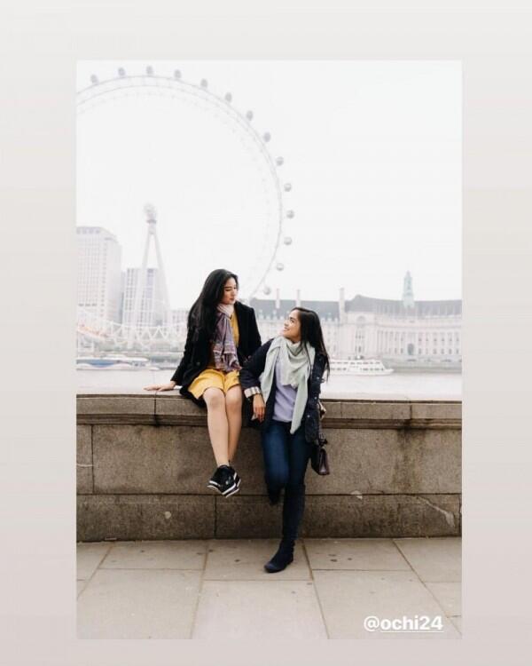 10 Potret Ochi Rosdiana Liburan ke London Bareng Sahabat