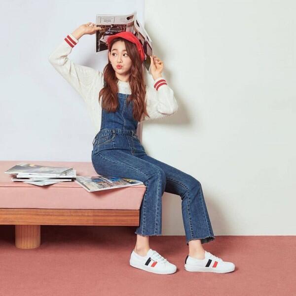 Kasual dan Fresh, Intip Yuk 9 Ide Mix & Match ala Mina Gugudan!