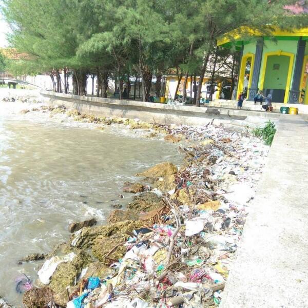 Duh, 10 Potret Pantai Paling Kotor di Indonesia Ini Bikin Sedih!