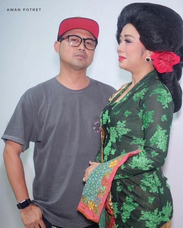 Couple Goals, 10 Potret Langgengnya Rumah Tangga Soimah dan Suami