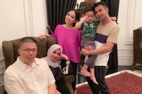 Awet Muda, 10 Momen Keseruan Ulang Tahun ke-57 Mama Nagita Slavina