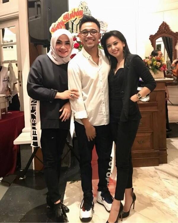 Awet Muda, 10 Momen Keseruan Ulang Tahun ke-57 Mama Nagita Slavina