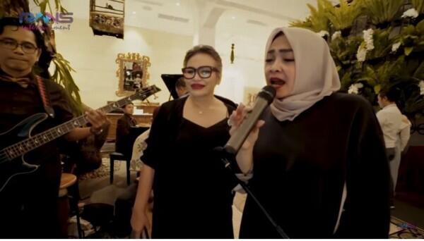 Awet Muda, 10 Momen Keseruan Ulang Tahun ke-57 Mama Nagita Slavina