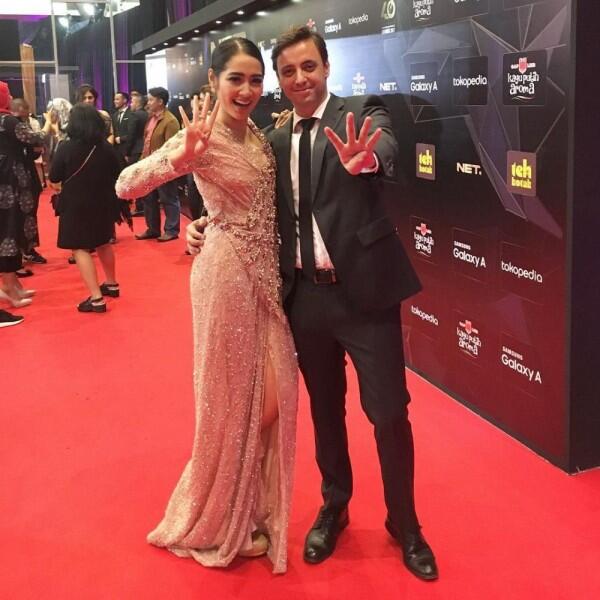 10 Potret Romantis Niken Anjani & Pacar Bule yang Jarang Disorot Media