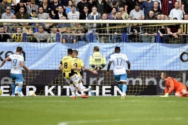PSV Lepas Puncak Klasemen Eredivisie Kepada Ajax