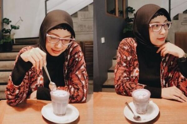 10 Potret Terbaru Natly eks 7 Icons yang Kini Memikat dengan Hijab