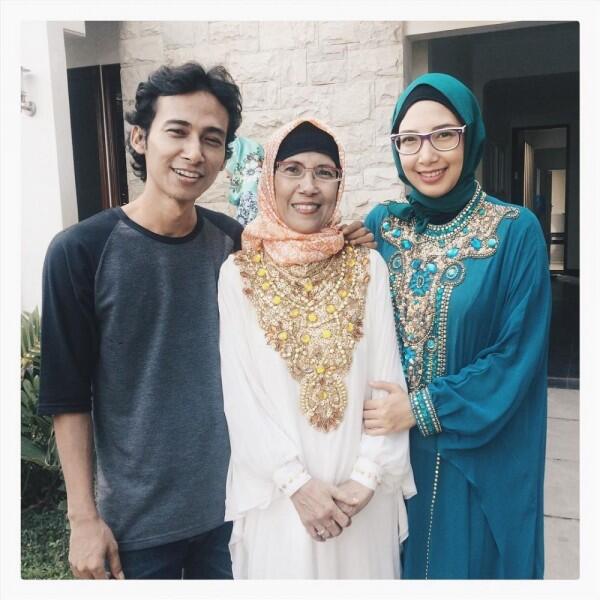 10 Potret Terbaru Natly eks 7 Icons yang Kini Memikat dengan Hijab