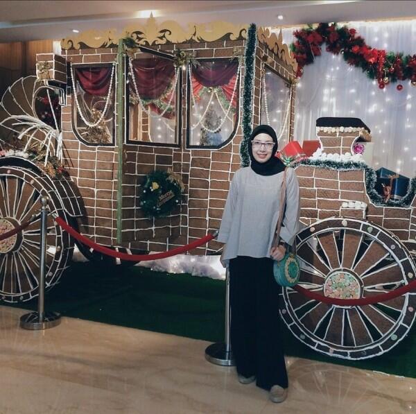 10 Potret Terbaru Natly eks 7 Icons yang Kini Memikat dengan Hijab