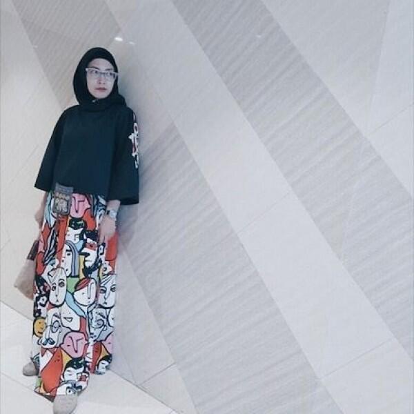 10 Potret Terbaru Natly eks 7 Icons yang Kini Memikat dengan Hijab