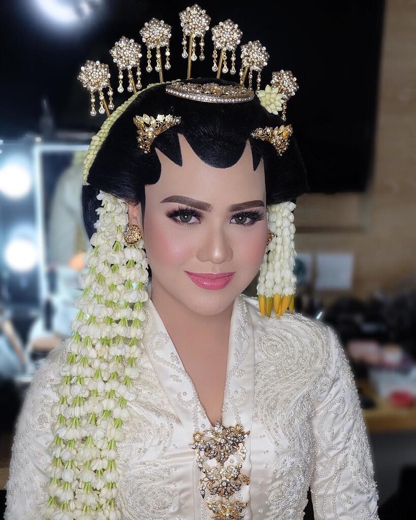 Dirias Salon Abal-abal, 4 Make-up Pengantin Ini Bikin Emosi Warganet!