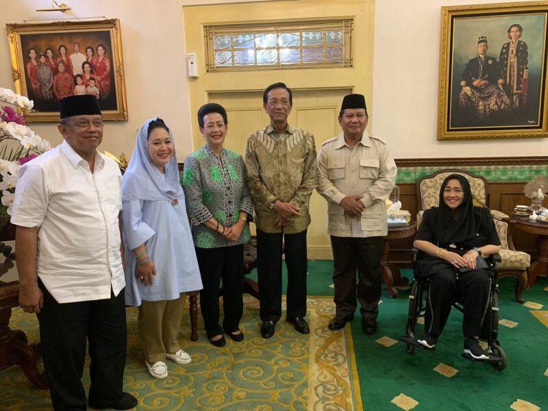 Sri Sultan Hamengkubuwono X Titipkan NKRI pada Prabowo