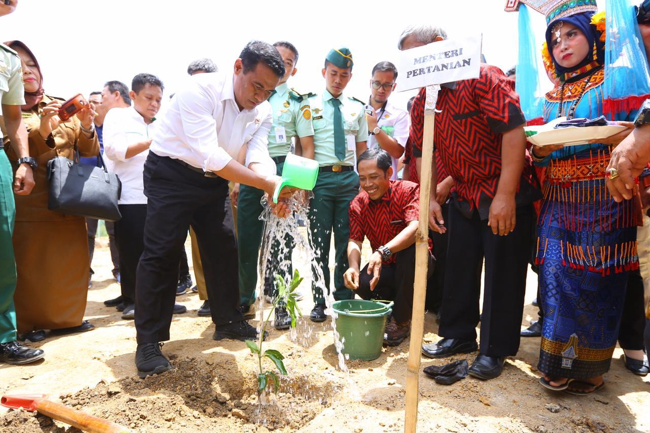 Menteri Amran Optimistis Polbangtan Cetak Generasi Petani Milenial Sukses