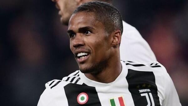 Jarang Dimainkan, Juventus Siap Jual Douglas Costa dengan Harga Mahal