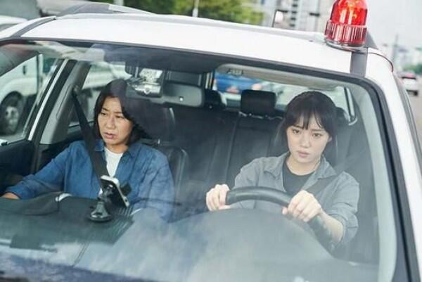 9 Potret Lee Sung Kyung & Ra Mi Ran, Duo Polwan dalam Film Girl Cops