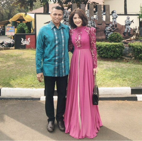 Jauh dari Gosip Miring, Ini 10 Potret Bahagia Keluarga Uut Permatasari