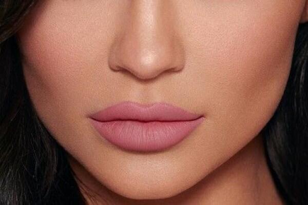 Sebelum Terjebak Tren, Baca Dulu 5 Fakta Filler Bibir Berikut!