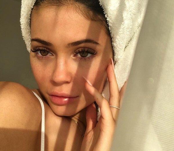 Sebelum Terjebak Tren, Baca Dulu 5 Fakta Filler Bibir Berikut!