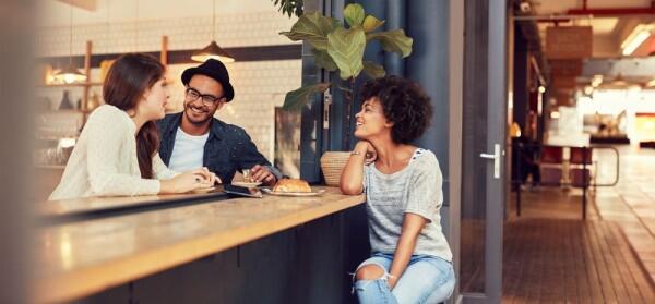 Teman vs Pacar, 5 Hal yang Harus Dilakukan Kalau Lagi Bareng Mereka
