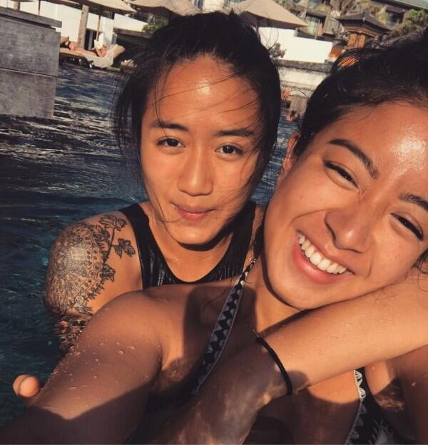 10 Potret Chef Renatta Moelek Bareng Adik, Bak Saudara Kembar!