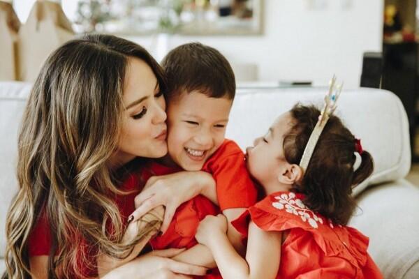 10 Potret Jacob dan Carla, Dua Anak Cathy Sharon yang Menggemaskan