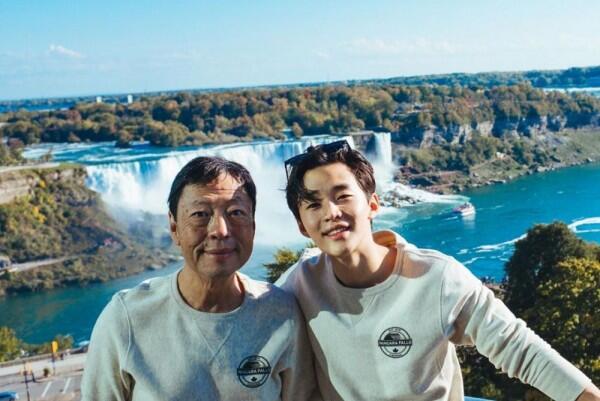 Boy Crush! 9 Potret Henry Lau yang Kian Hari Makin Mempesona!