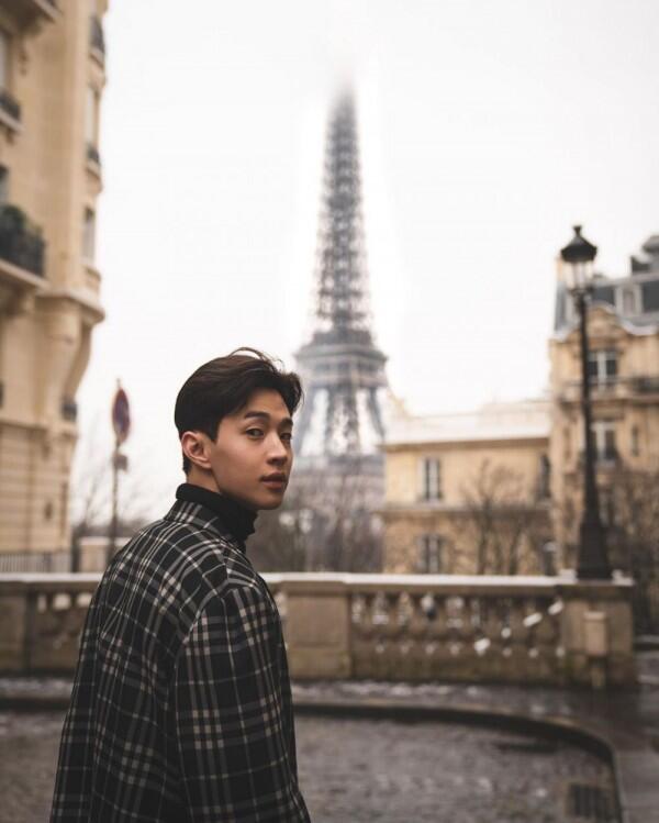 Boy Crush! 9 Potret Henry Lau yang Kian Hari Makin Mempesona!