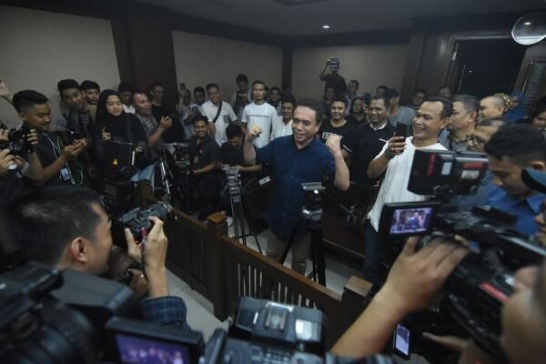 Terbukti Korupsi, Gubernur Aceh Irwandi Yusuf Divonis Tujuh Tahun