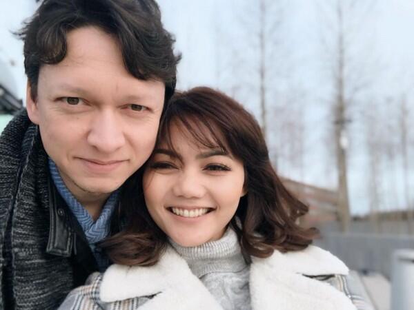 Berstatus Janda, 10 Kisah Cinta Seleb Ini Bikin Heboh Banget!