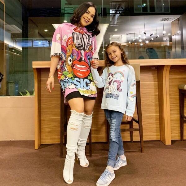 10 Potret Chloe dan Courage, Anak Melaney Ricardo yang Bule Banget