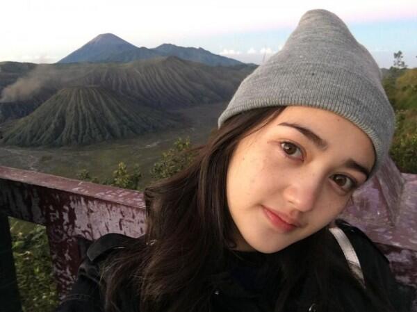10 Potret Ranty Maria tanpa Polesan Makeup Tebal, Pesonanya Natural!