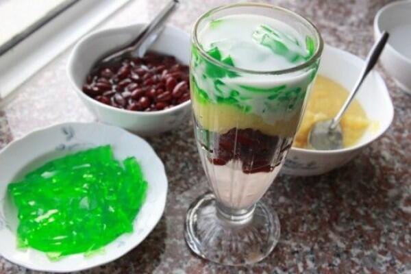 Liburan ke Vietnam? Jangan Lupa Coba 7 Dessert Khasnya yang Unik