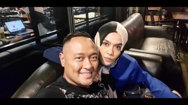 Punya Keluarga Harmonis, 10 Potret Bemby Pemeran Norman di Cinta Fitri
