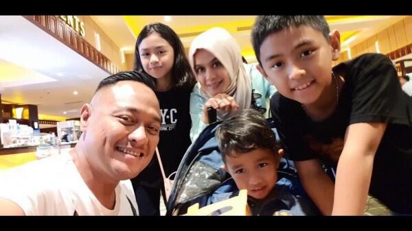 Punya Keluarga Harmonis, 10 Potret Bemby Pemeran Norman di Cinta Fitri