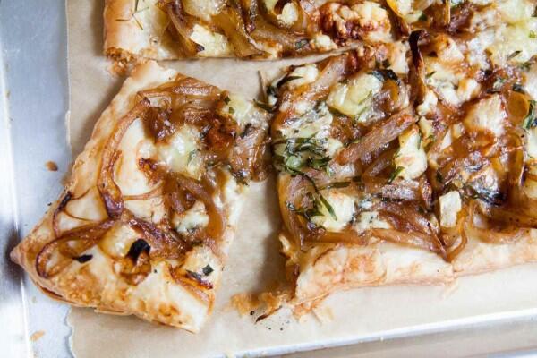 5 Tips Memasak Caramelized Onion yang Sempurna Sebagai Topping