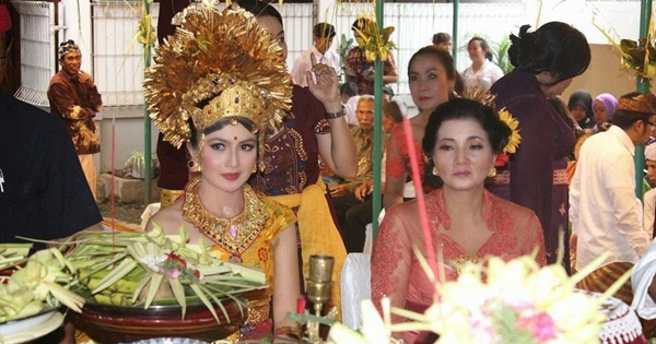 Menikah dengan Adat Bali? Bagaimana Prosesinya Ya?