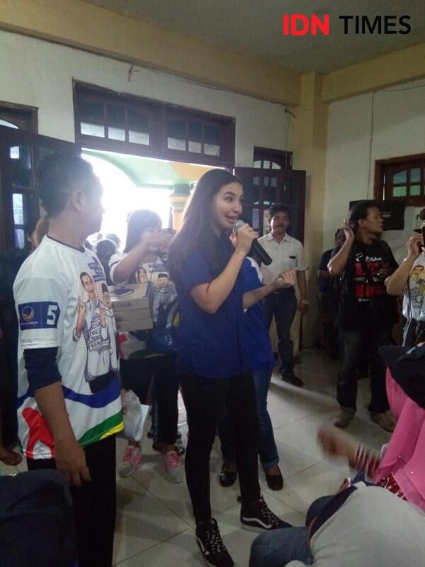 Manohara Odelia Ajak Warga Kremil Surabaya Kurangi Sampah Plastik