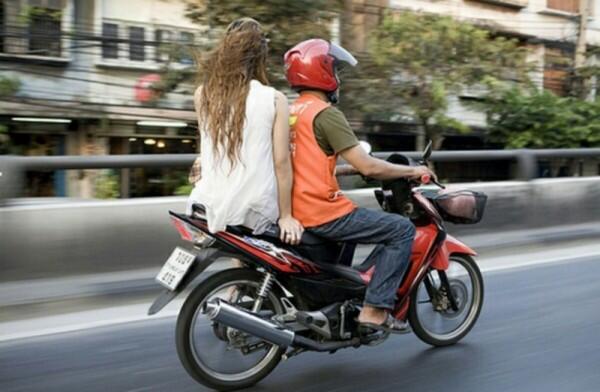 Patut Dihargai, 5 Hal Ini Buktikan Dedikasi Driver Ojek Online