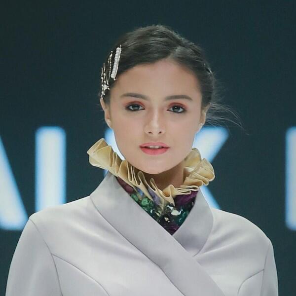 Wardah Kenalkan Tren Makeup Equator Treasure di Panggung IFW 2019