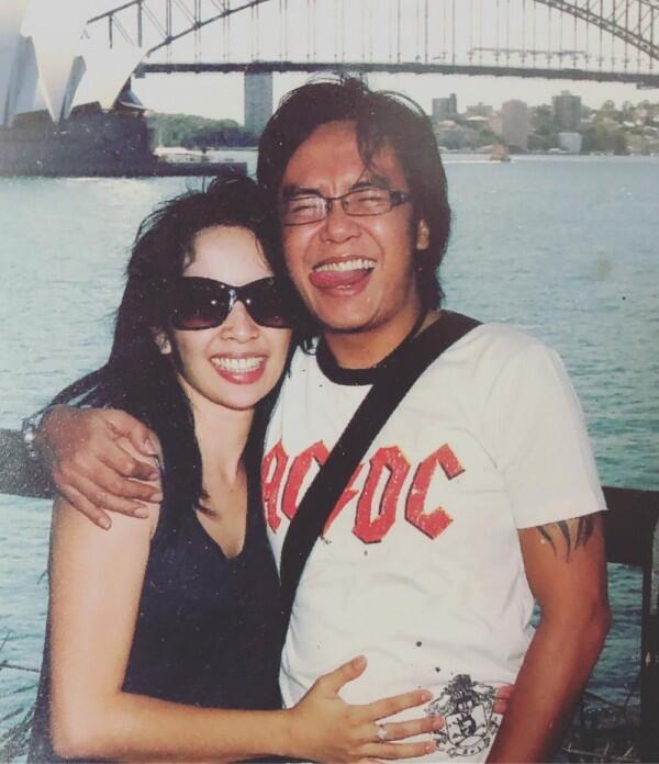 20 Tahun Menikah, 10 Potret Ari Lasso & Vita Dessy yang Romantis